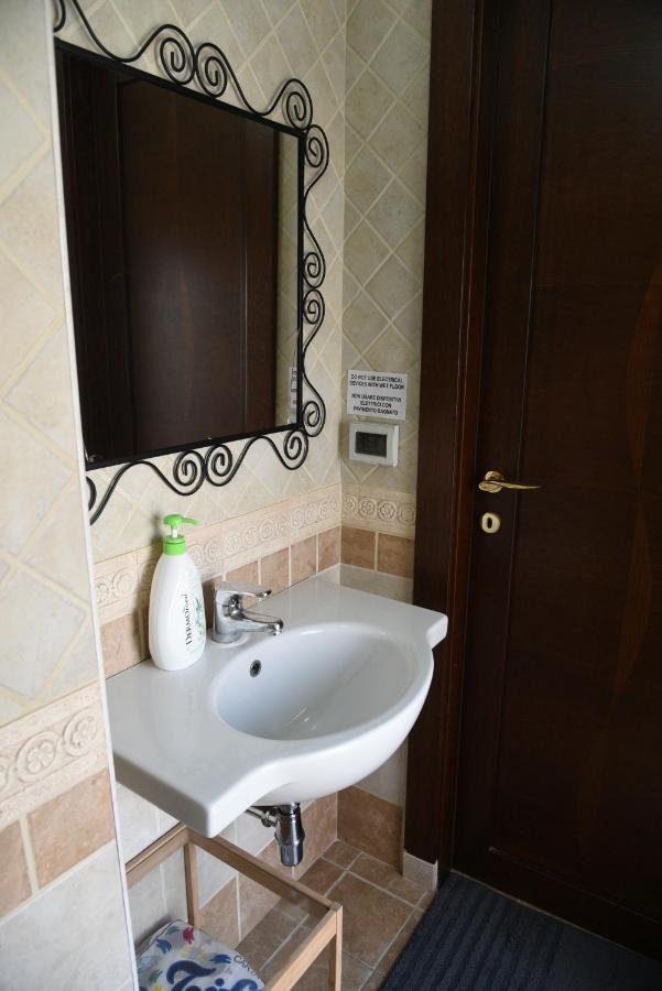 Corte Trecantaia 11 Holiday Hotel Bari Buitenkant foto